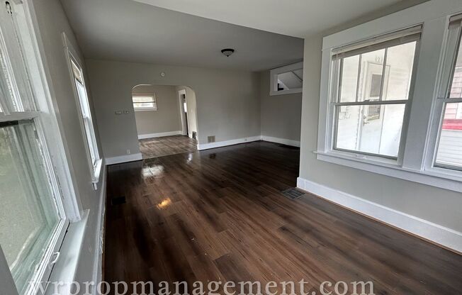 3 beds, 1.5 baths, $1,295, Unit SFH