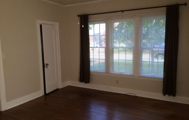 3 beds, 2 baths, $2,300