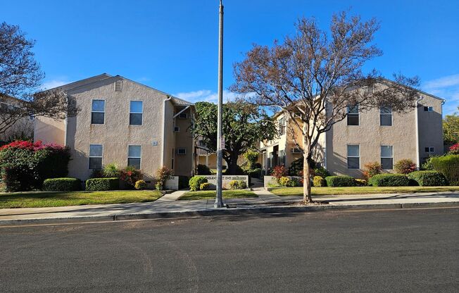 2 beds, 1 bath, $2,195, Unit 329