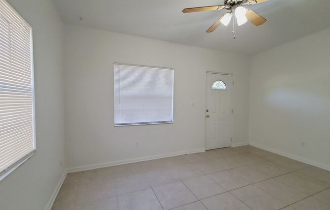 3912 W La Salle St Tampa, FL 33607  MOVE-IN SPECIAL!!!! Half off your 1st month's rent!!
