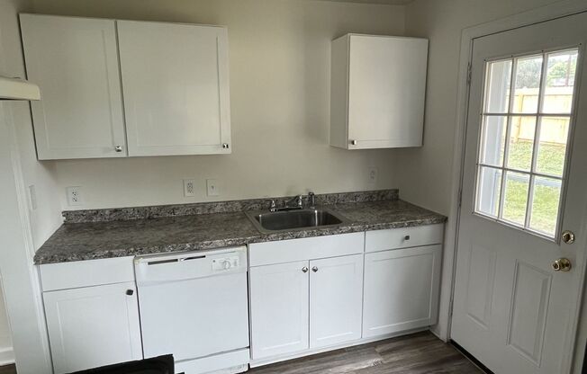 2 Bedroom, 1 Bath Duplex Near NoDa