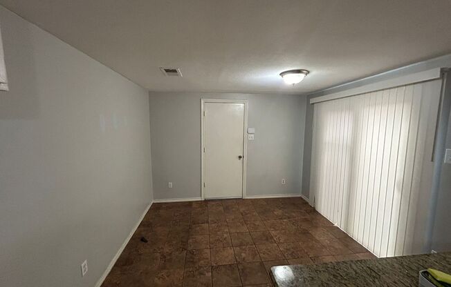 3 beds, 2 baths, $2,500