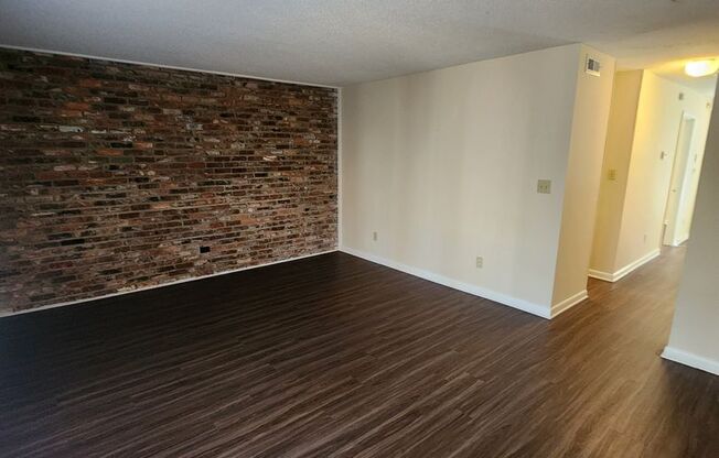 Chapel Hill / The Oaks Townhome