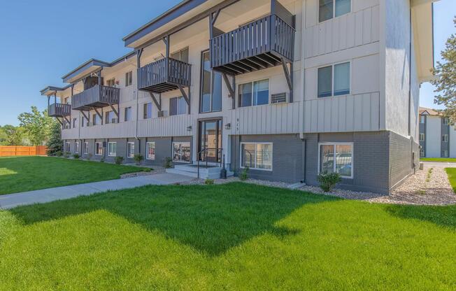 Apartments in Colorado Springs for Rent | The Monroe | Home