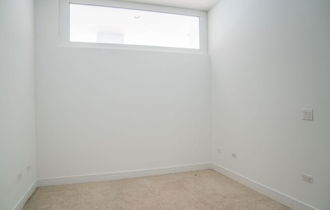 2 beds, 2 baths, 1,000 sqft, $2,225, Unit 4730-403