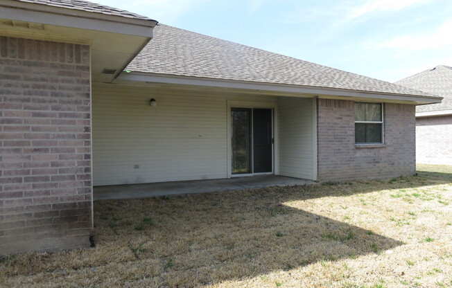 4 beds, 2 baths, $1,500