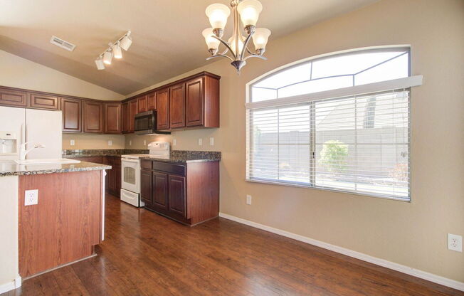 3 beds, 2 baths, 1,248 sqft, $2,400, Unit 1223