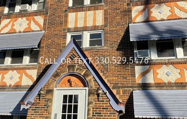 1419 ROYCROFT AVE