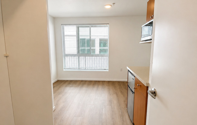 Studio, 1 bath, 189 sqft, $1,250, Unit 3204