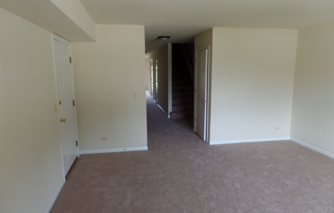 315 Creekside Dr B