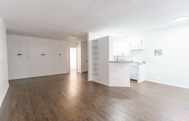 Studio, 1 bath, 500 sqft, $1,548, Unit 108