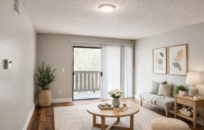 2 beds, 1 bath, 896 sqft, $2,195, Unit 070