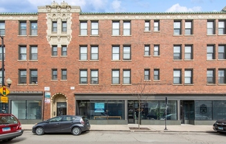 2779 N Milwaukee Ave