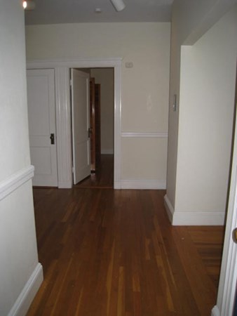 1 bed, 1 bath, 597 sqft, $2,800, Unit 32