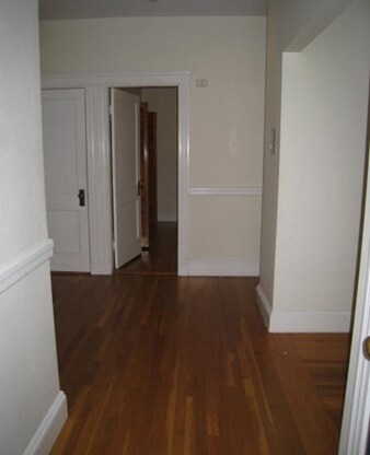 1 bed, 1 bath, 597 sqft, $2,800, Unit 32