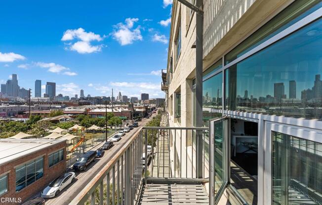 1 bed, 1 bath, 950 sqft, $3,700, Unit 427