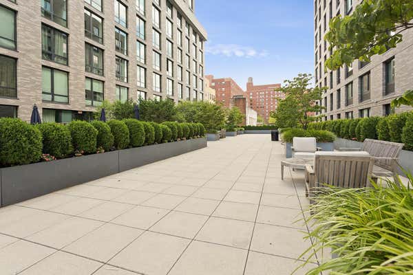 23 W 116 ST