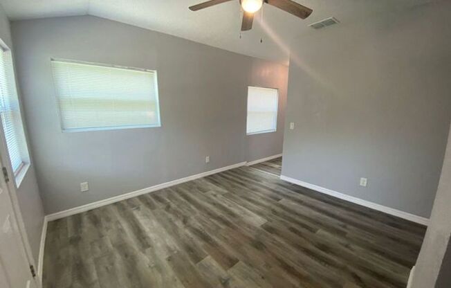 1 Bedroom 1 Bath Duplex in Ormand Beach for RENT!