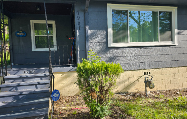 1901 35 AVE N