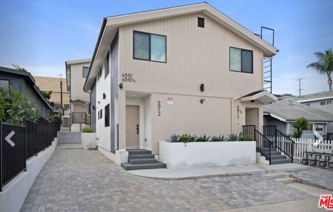4810 1/2 MASCOT ST