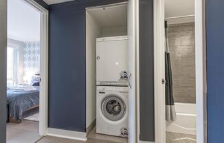 1 bed, 1 bath, $5,880, Unit 40J