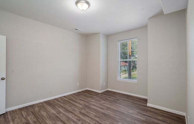 4 beds, 4 baths, 1,900 sqft, $2,540, Unit Unit B