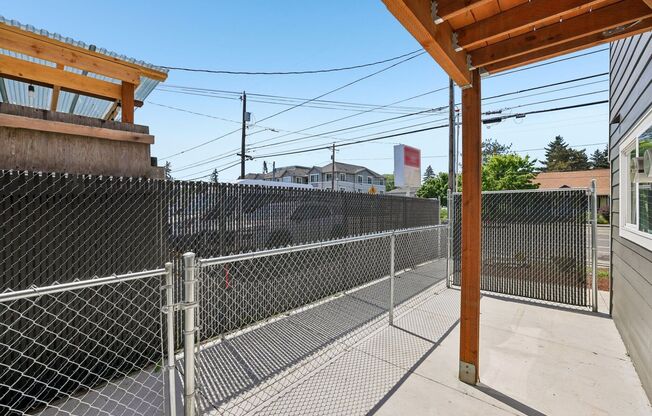 1 bed, 1 bath, 698 sqft, $1,399, Unit 83