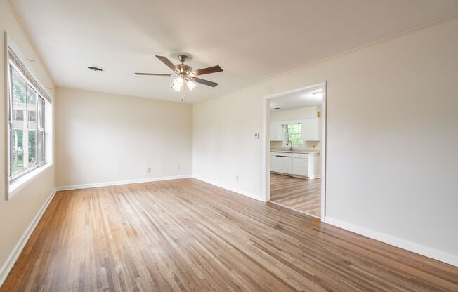 * Move-In Special * Charming 3 Bedroom, 1.5 Bathroom Home in Fort Smith