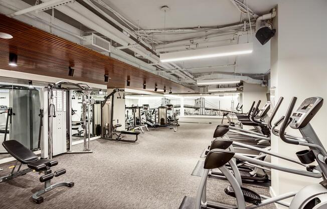 2 beds, 2 baths, 905 sqft, $4,212, Unit 5H