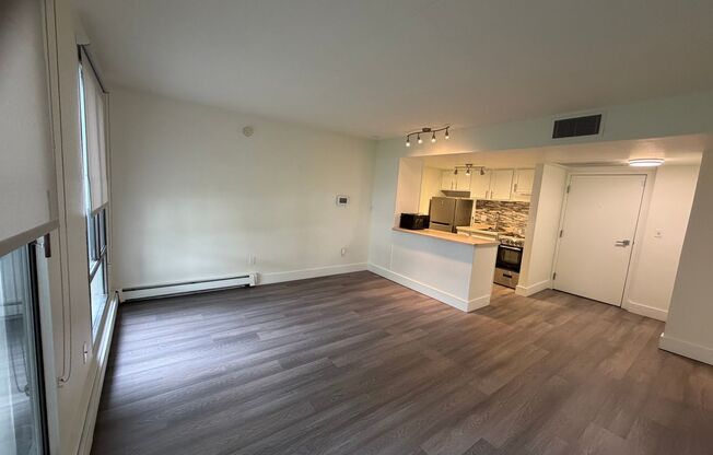 1 bed, 1 bath, 850 sqft, $1,245, Unit 215W