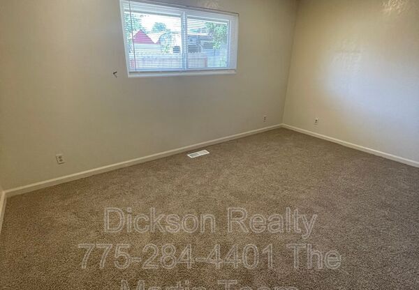 2 beds, 1 bath, 800 sqft, $1,600