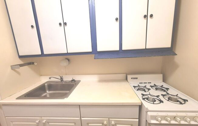 1 bed, 1 bath, $1,075, Unit 307