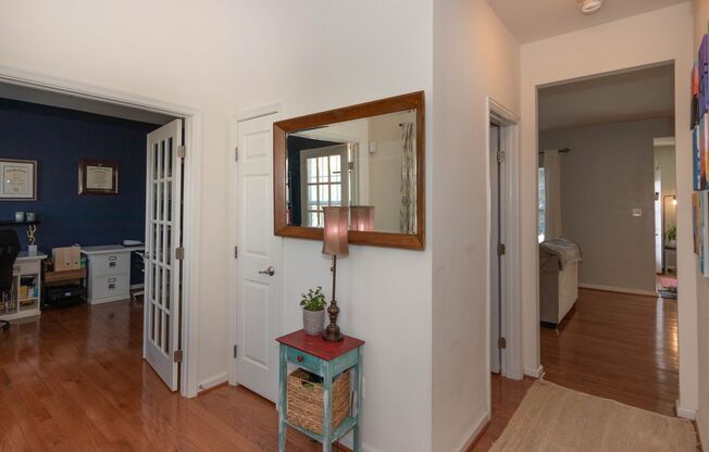 Gainesville Single Family Home - 4 bed 2 1/2 bath with 2 car garage