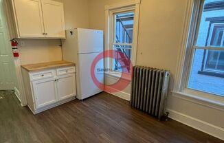 3 beds, 1 bath, $1,295, Unit Apartment 2