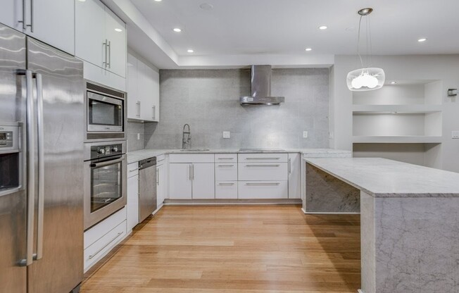 325 Columbus Ave 5