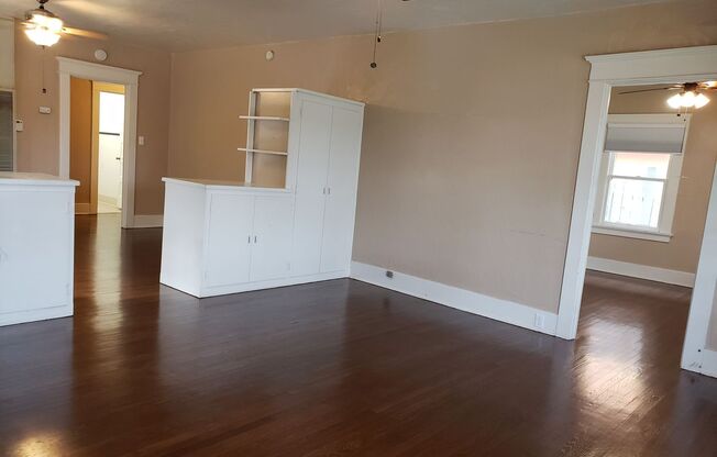 2 beds, 1 bath, $2,950