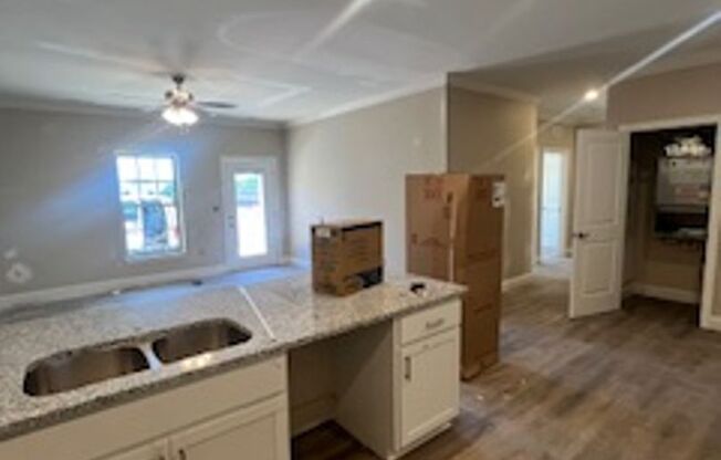 2 beds, 1 bath, 950 sqft, $1,000, Unit 214