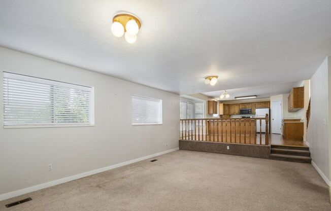 4 Bedroom 3.5 Bath House for Rent in Orem!