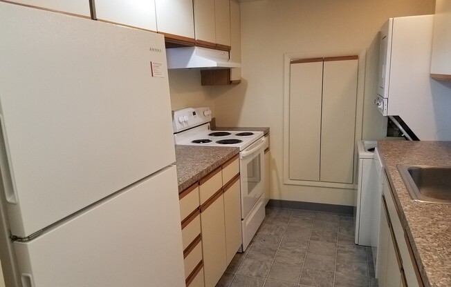 1 bed, 1 bath, 907 sqft, $1,350, Unit Apt. 412