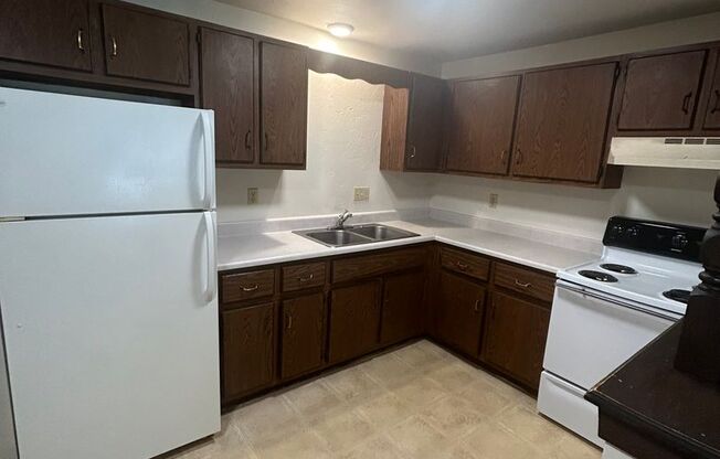 1 bed, 1 bath, 660 sqft, $745, Unit 5