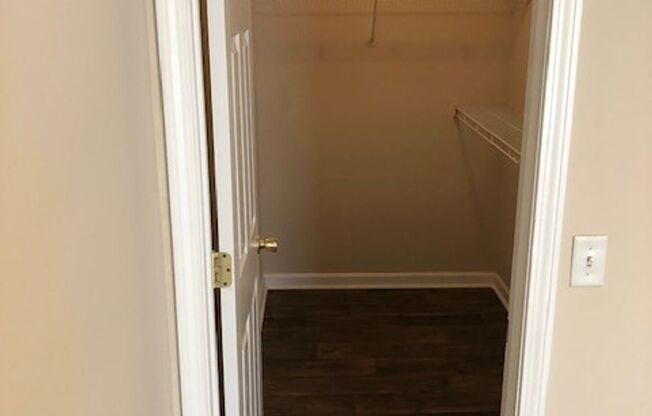 1 bed, 1 bath, 860 sqft, $1,325, Unit E-8