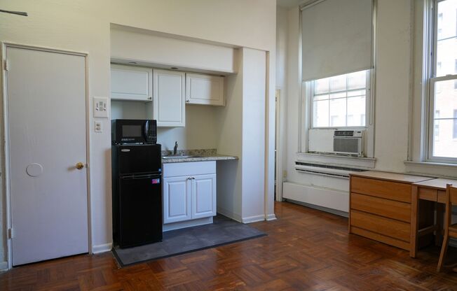 Studio, 1 bath, 311 sqft, $1,050, Unit 301 - Heritage