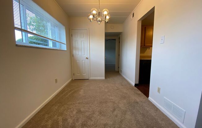 1 bed, 1 bath, $895, Unit B-14