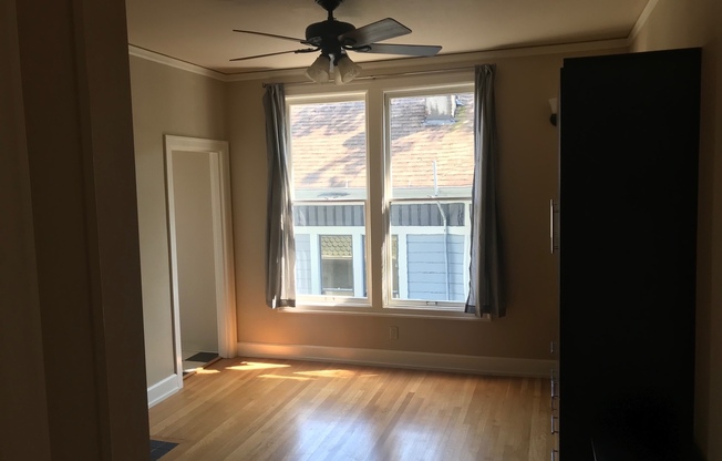 Studio, 1 bath, 400 sqft, $995, Unit #6