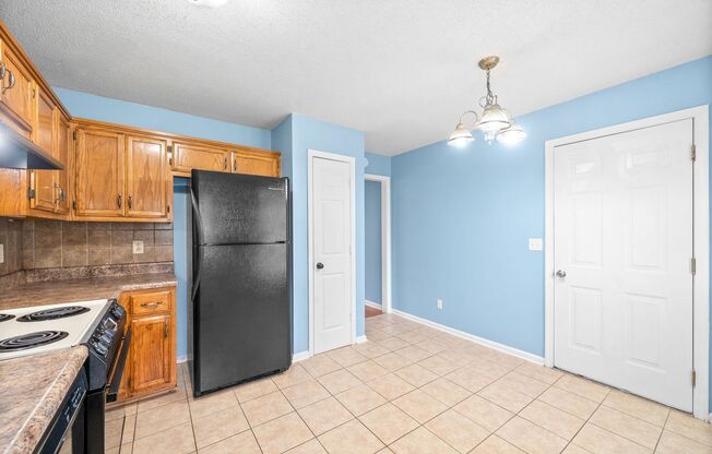 3 beds, 2 baths, $1,450