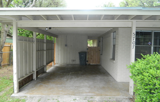 SFH:  OFF STASSNEY -  3 BEDROOM **2wks free rent qualified app & lease through 5/31/27**