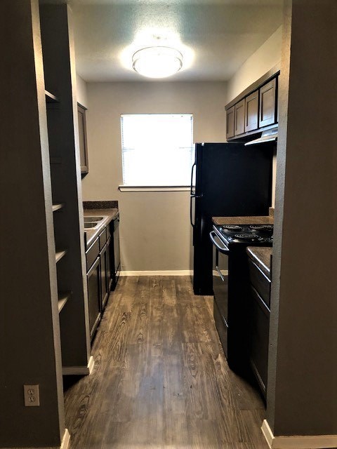 3 beds, 2 baths, 985 sqft, $1,995, Unit 2177