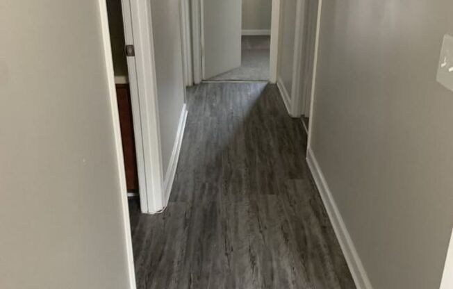 3 beds, 1.5 baths, 1,000 sqft, $1,346, Unit 460-B