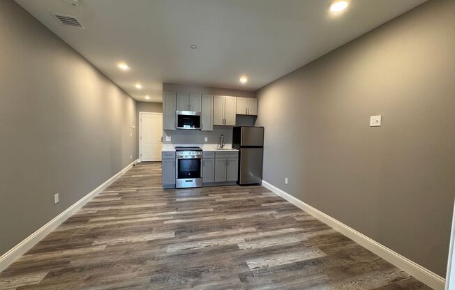 1 bed, 1 bath, 456 sqft, $2,100, Unit 303