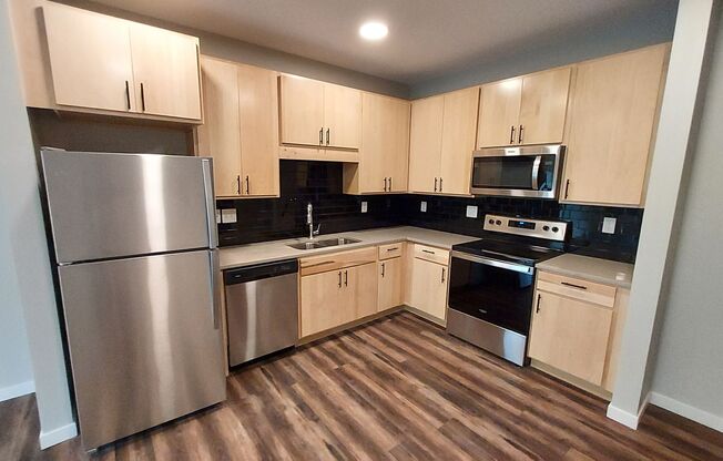 1 bed, 1 bath, 691 sqft, $1,425, Unit 104